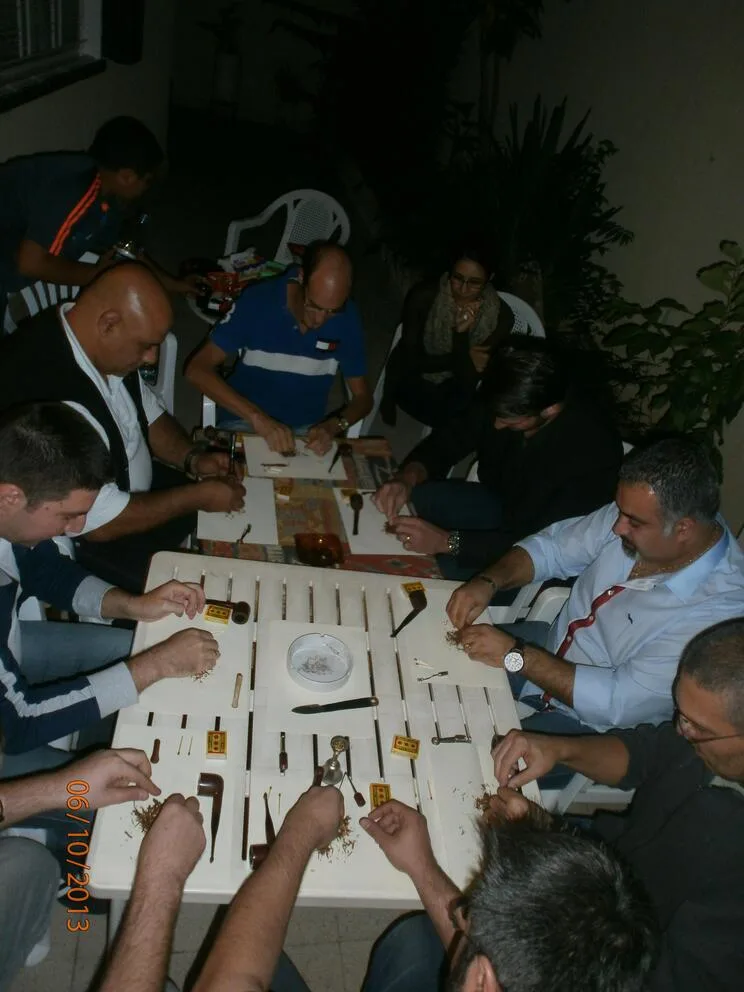 Preparing the tobacco and filling the pipe